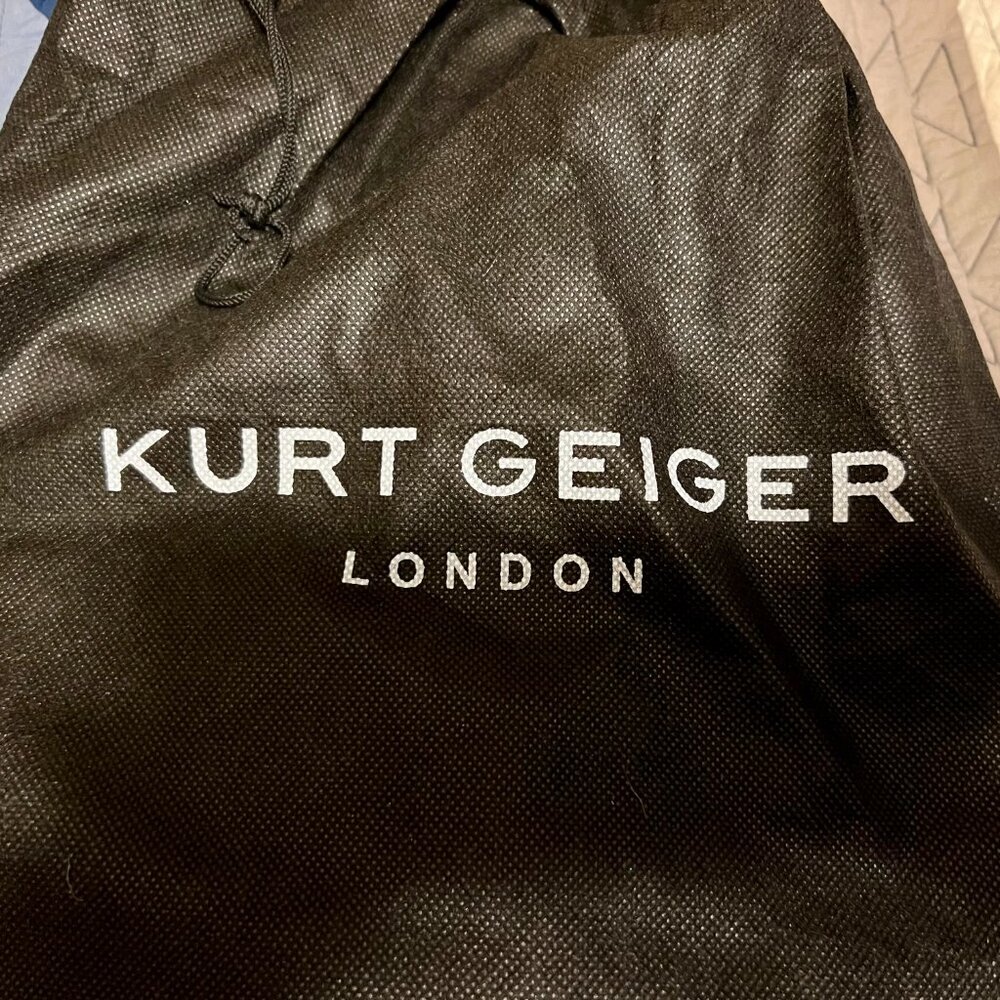 Kurt Geiger Crystal Purse with Heart NEVER USED - Picture 4 of 13